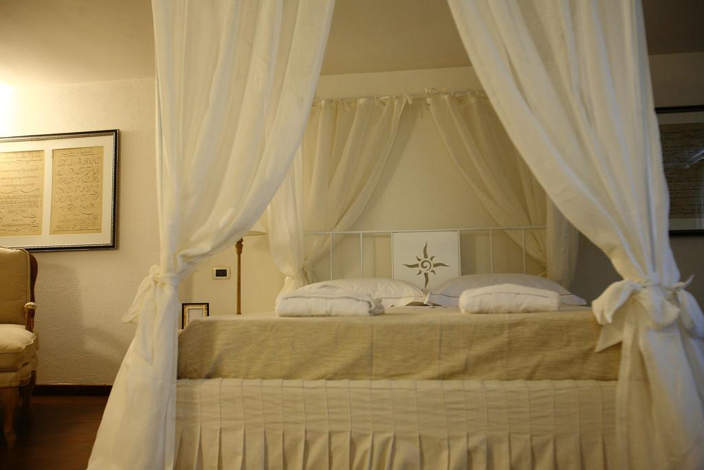 Don Totu - Dimora Storica Bed and Breakfast San Cassiano  Rum bild